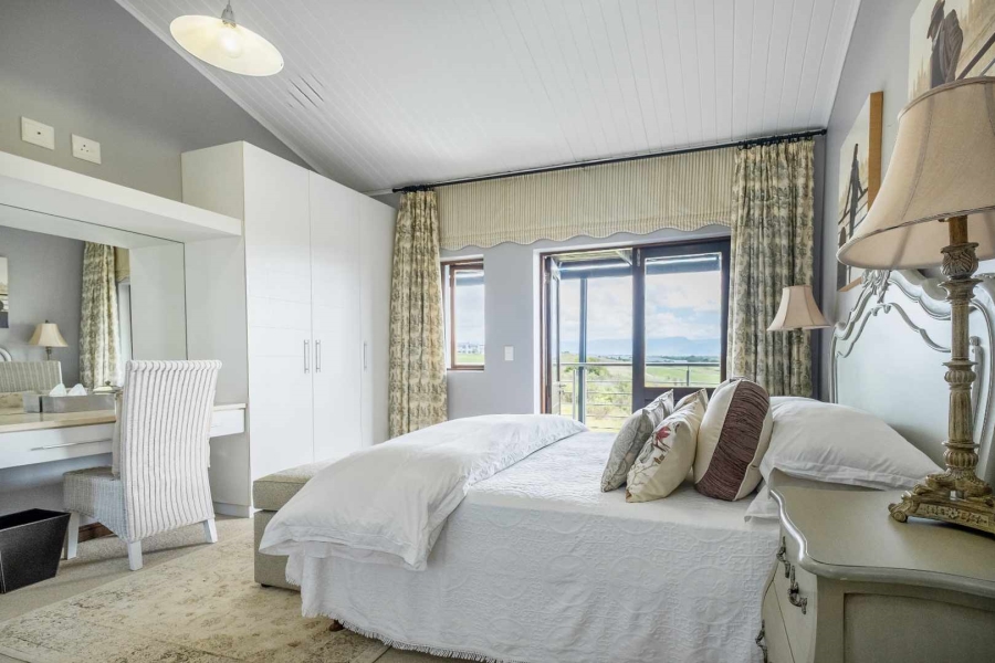 5 Bedroom Property for Sale in Oubaai Western Cape